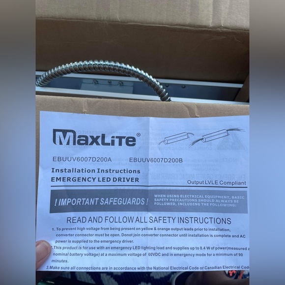 Motion sensor, MaxLite Fixture flat panel 2X2 EDGE light 30W 4000K(2 lights) - Picture 9 of 10